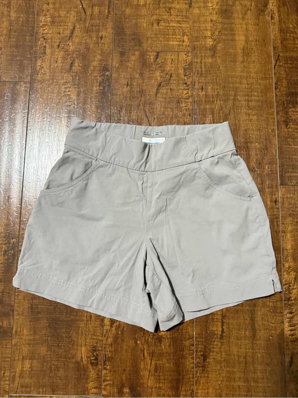 Columbia Lightweight Gray Shorts